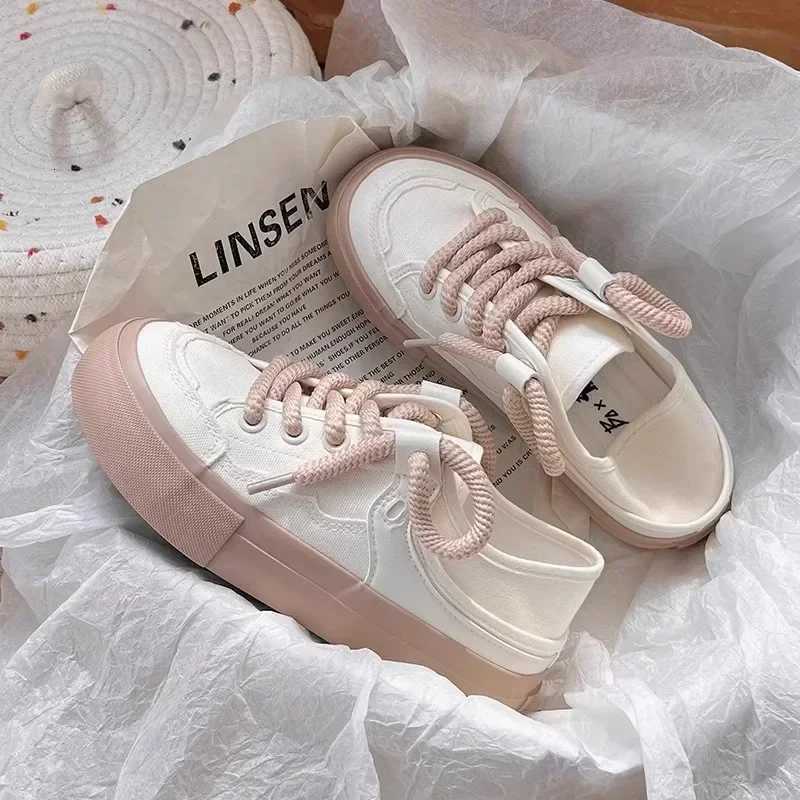2024 Autumn New White Canvas Shoes Breathable and Comfortable Platform Outdoor Leisure Sports Shoes XJ250712