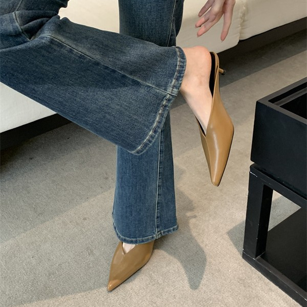 Sharp pointed half slippers for women, versatile for outdoor wear, spring new style, V-mouth cool slippers for women, mid heel half back shoes
