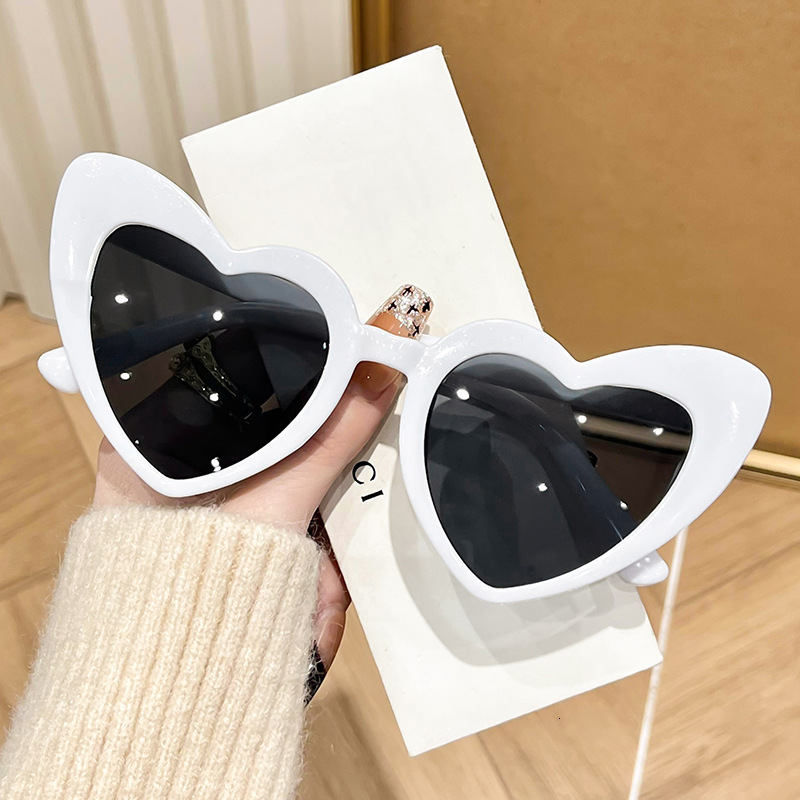 Designer Luxury Glasses, Heart-shaped Sunglasses, Heart-shaped Birthday Photos, Funny, Unconventional And Fashionable Sunglasses