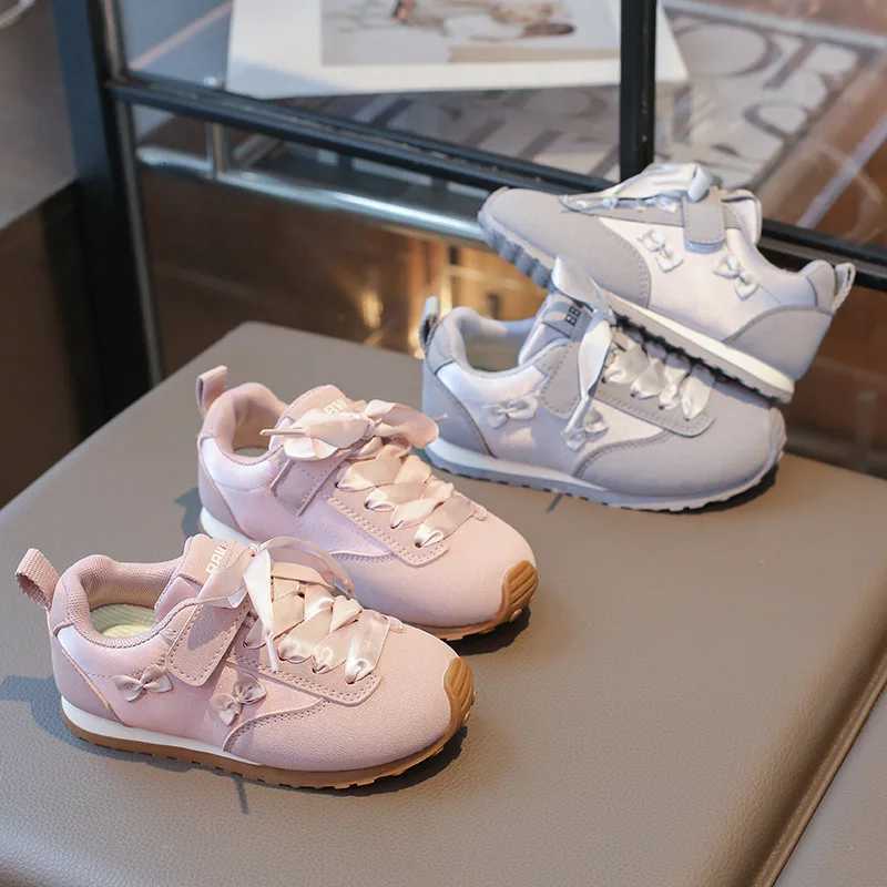 2025 New Girls Sneakers Pink Gray Versatile Childrens Sports Shoes Casual Spring Autumn Kids Fashion School Running Sneakers XJ250712