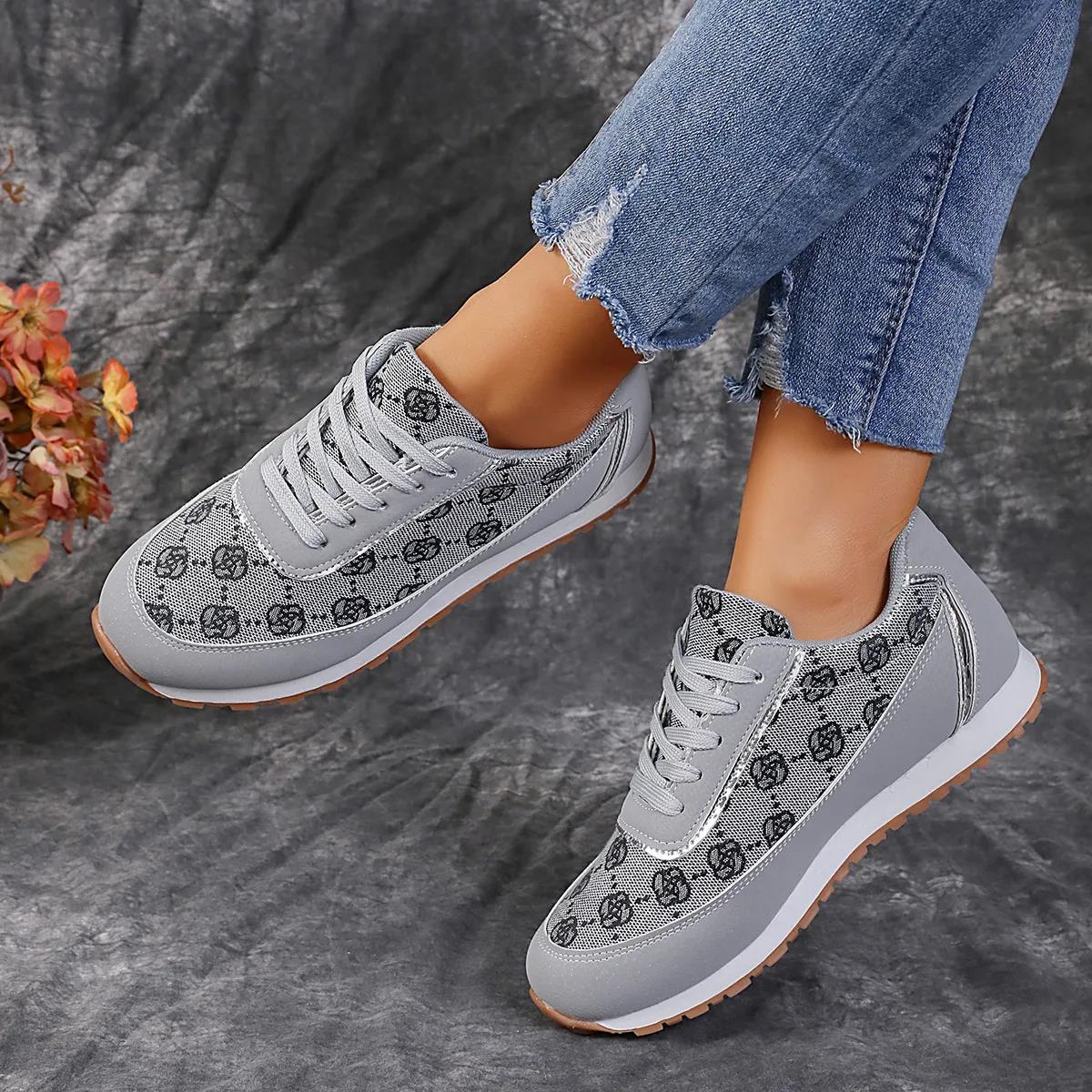 Free shipping 2025 designer New style casual shoes for womans sports shoes Round-toed shoes color-blocked flat sneakers