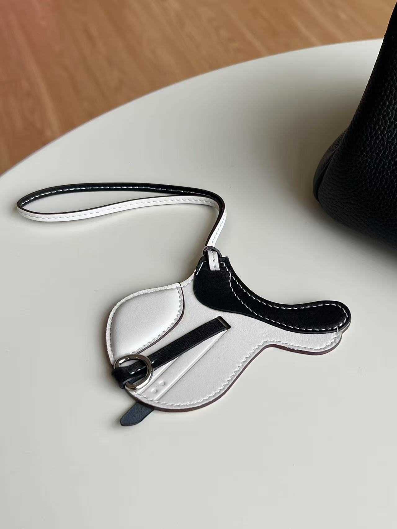 Lambskin Saddle Bag Charm Pendant Genuine Leather cessory Handmade Decorative Keychain L250928MNMP