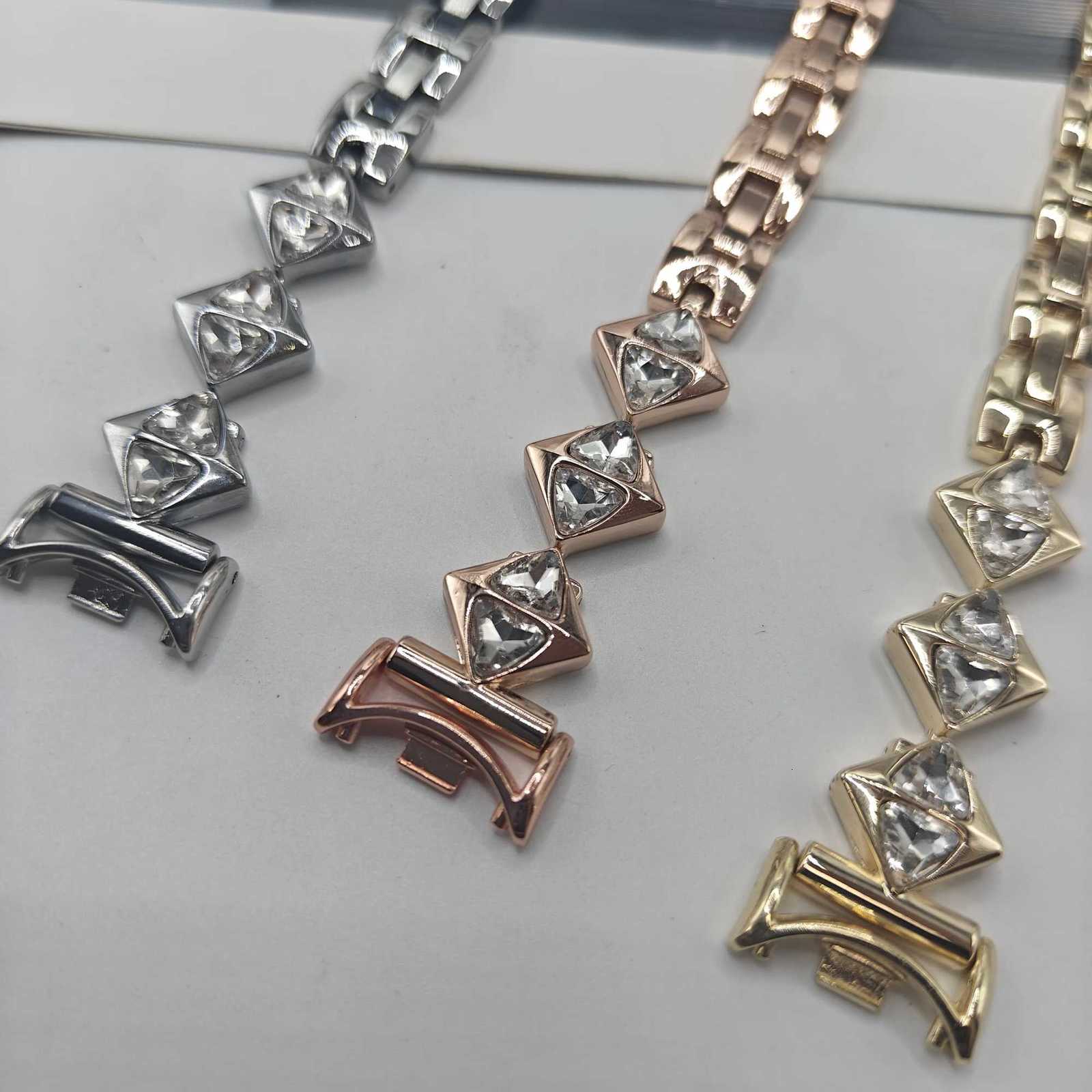 Suitable for Xiai 8/9 with metal diamond triangle three-dimensional chain strap and wristband watchband Y250712