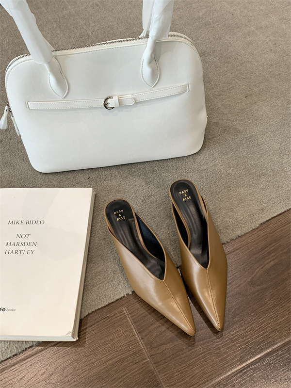 Sharp pointed half slippers for women, versatile for outdoor wear, spring new style, V-mouth cool slippers for women, mid heel half back shoes