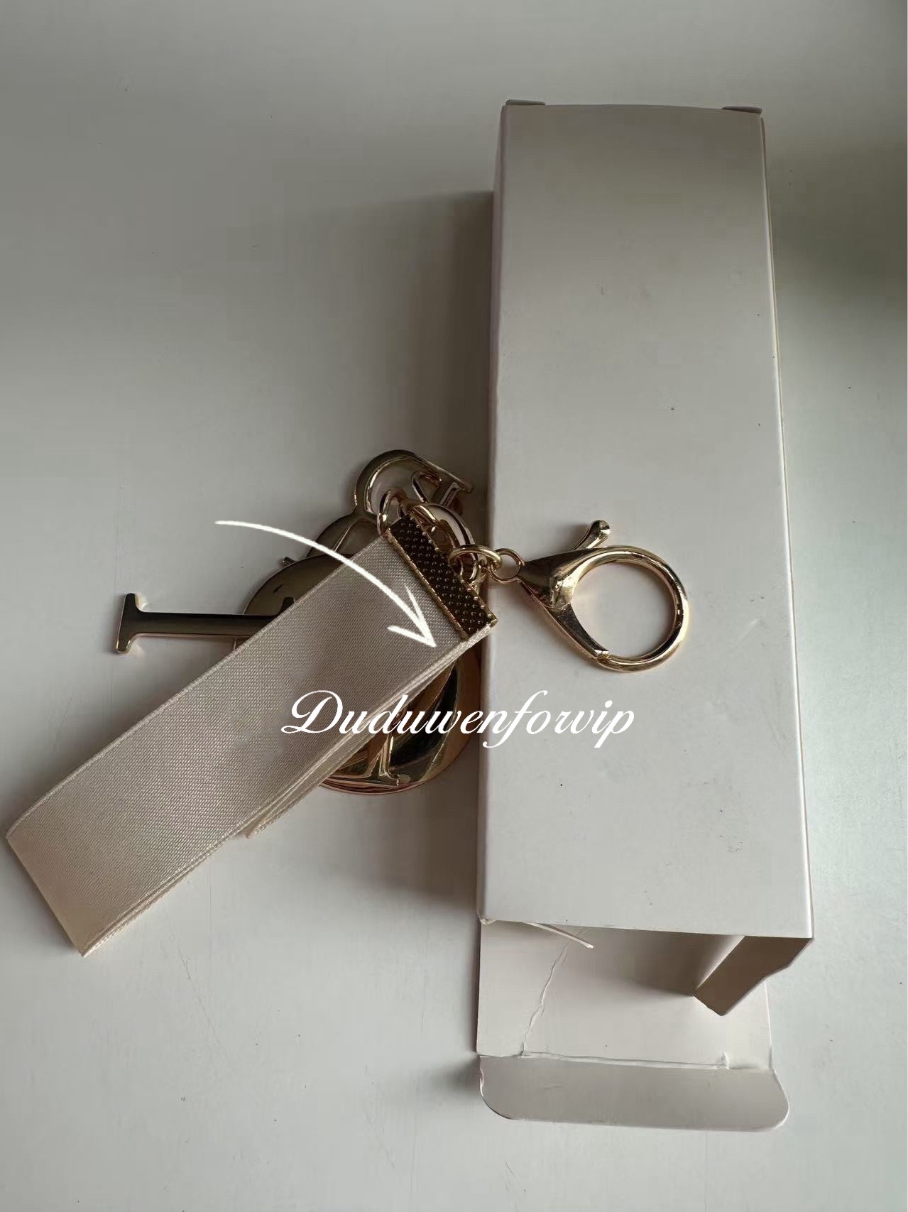 Tool Parts Fashion Classical letter gift diy charm vip-gift with box keychain bag Pendant