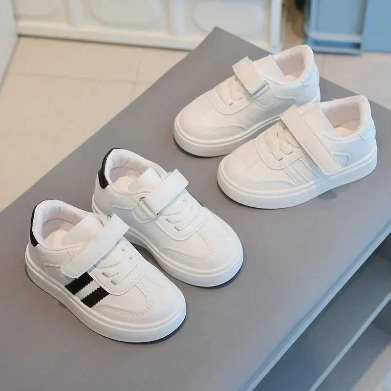 2025 New Fashion Kids Sports Shoes for School Boys Girls White Shoes Non-slip Soft Sole Children Casual Shoes Hook loop Trendy XJ250712