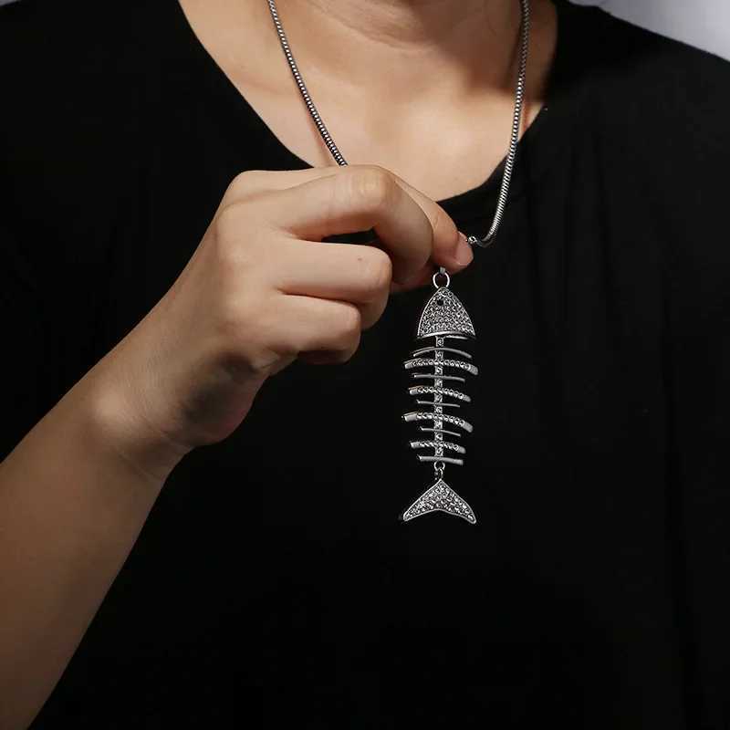New Personalized Stainless Steel Tree of Life Pendant Necklace Jewelry Accessories for Men and Women Jewelry Gifts Wholesale W250712