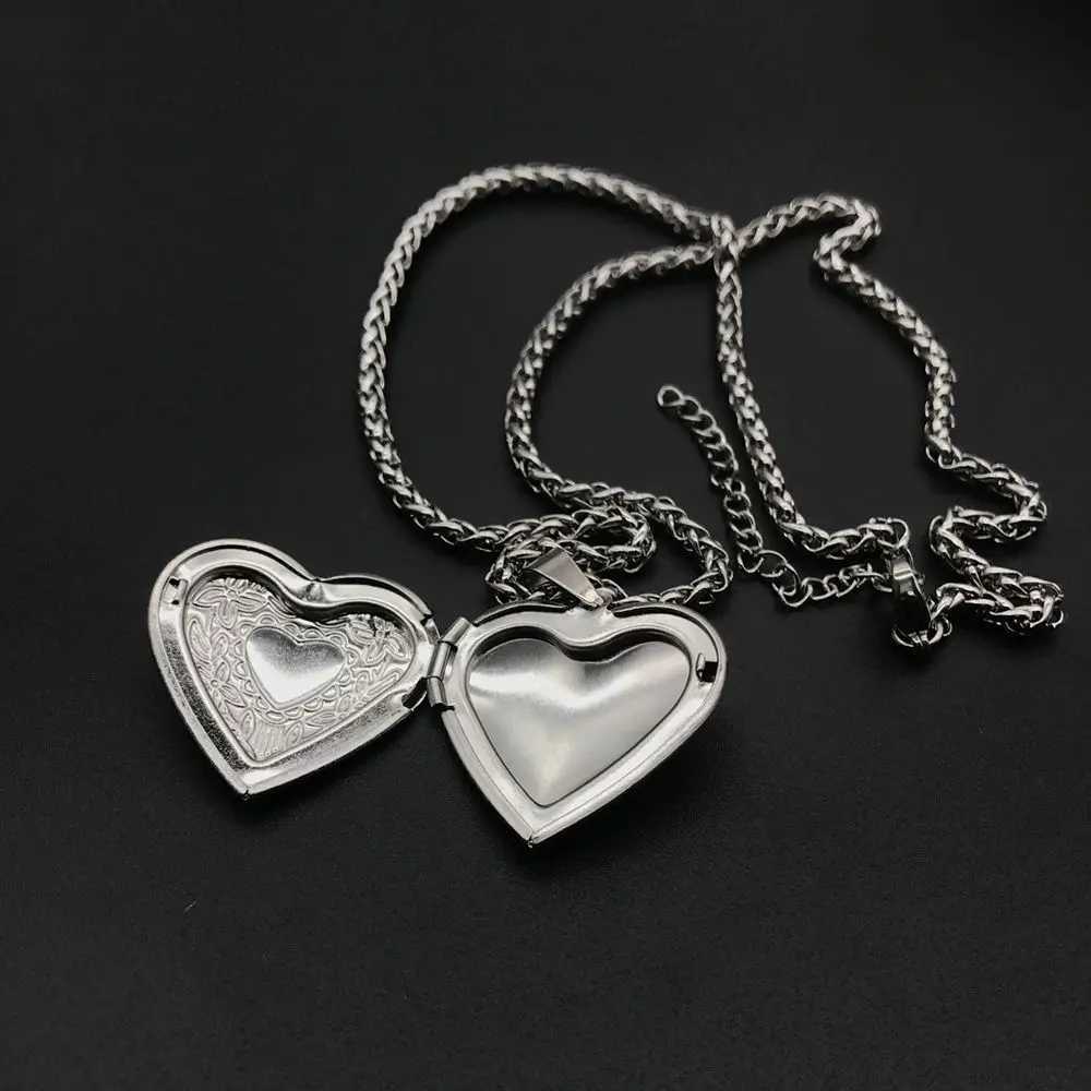 New Fashion Unisex Titanium Steel Necklace Shaped Photo Picture Locket Lover Friend Pendant Chain Jewelry Accoires W250712