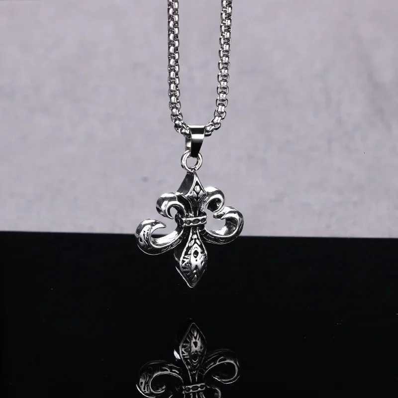 Vintage Cross Pendant Necklace Unisex Versati Simp Long Sweater Chain Hip Hop Accory W250712