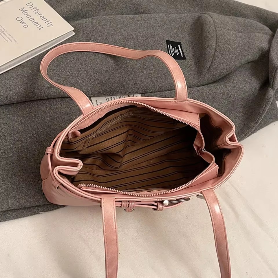 Belt Buckle Design Shoulder Satchels Bag For Women New Luxury Designer Handbags Branded Fashion Casual Totes With Pendant Sac