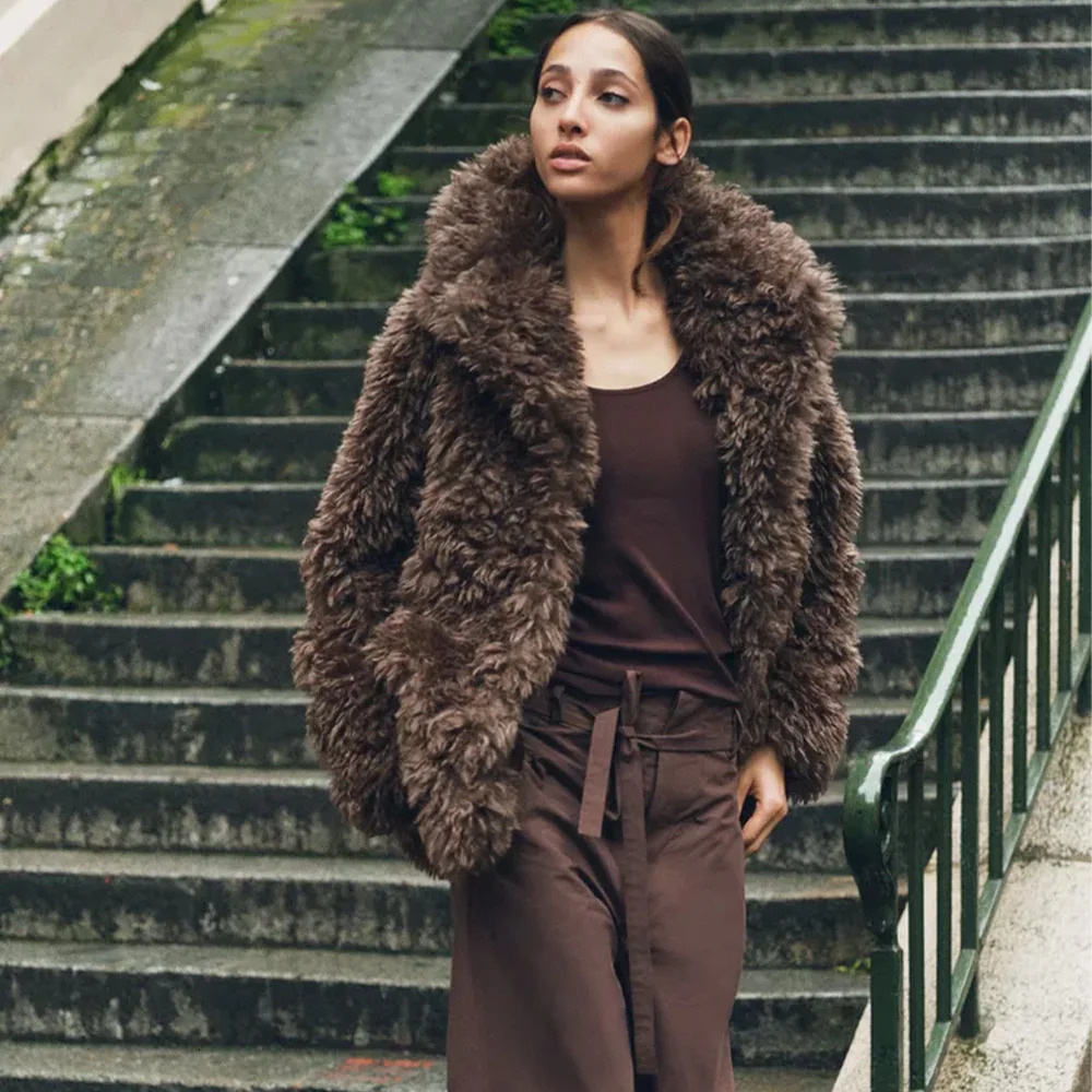 Autumn and winter fashionable womens clothing casual and elegant artificial fur effect short coat jacket 250708