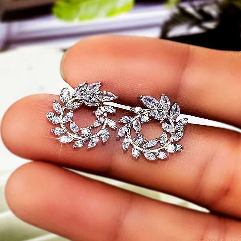 Hot-Sale Fashion Leaf Design Earring for Women White Cubic Zircon Luxury Wedding Engagement Fashion Jewelry Stud Earrings