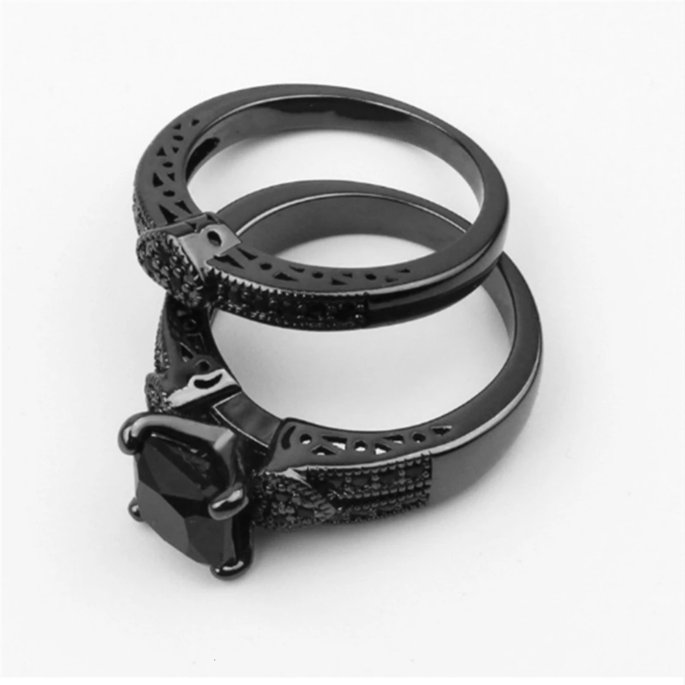 Gorgeous Black Full Zircon Couple Ring Fashion Mens Stainless Steel Elegant Womens Heartshaped 2pcs Wedding Jewelry Gift 250704