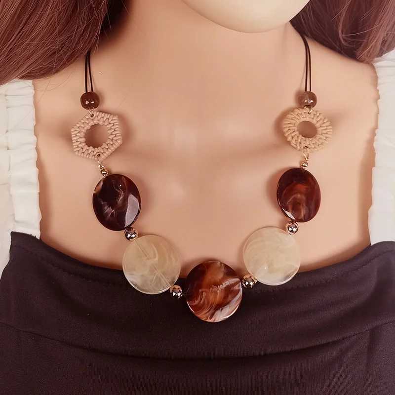 Vintage Acrylic Accessories Handmade Pendants Necklaces Statement Geometric Retro Necklace for Women Daily Fashion Jewelry W250712