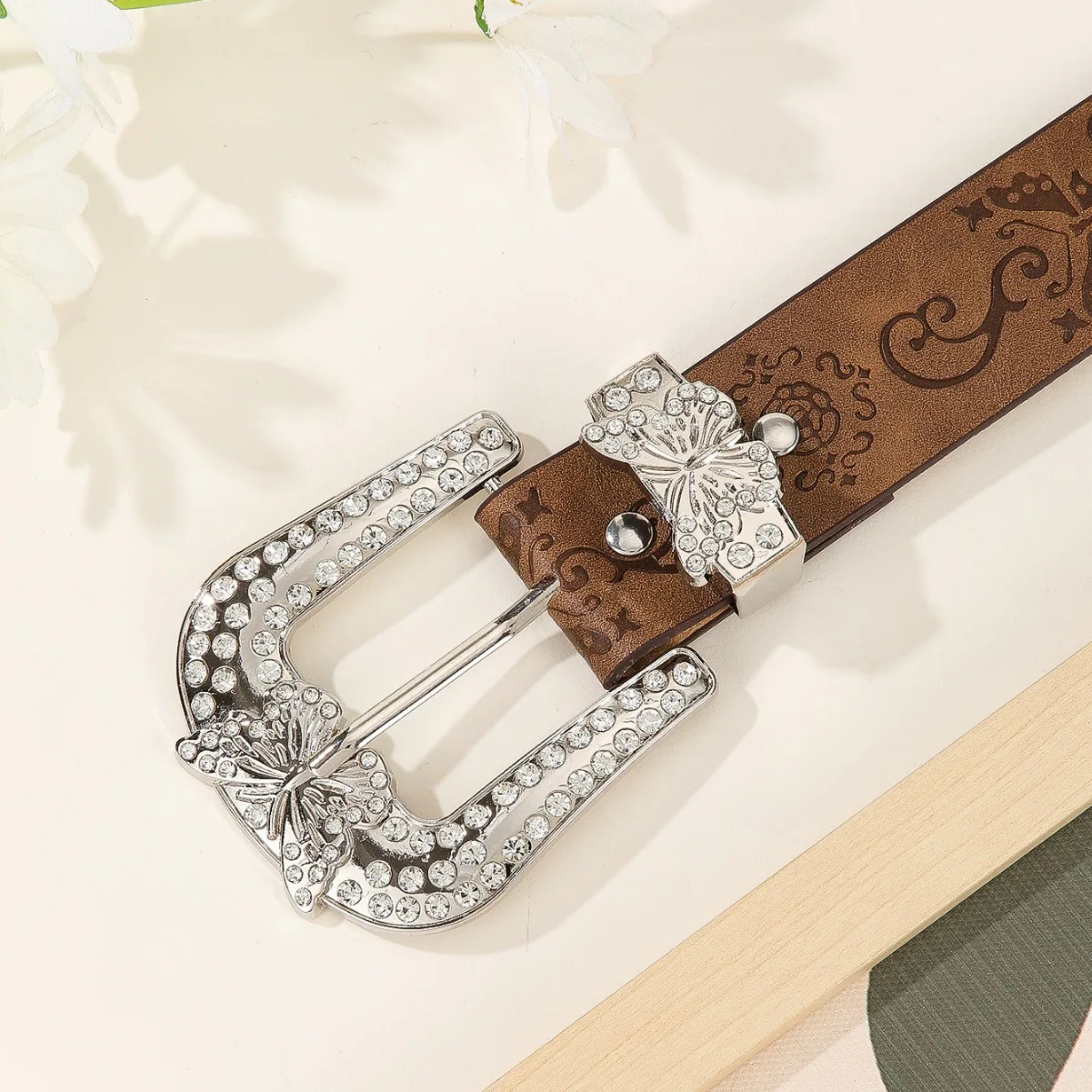 Fashion Retro Embossing Butterfly Diamond Buckle Brown Bb Belt for Women Leather Jeans Y2k Belt Punk Goth Accessories 250711