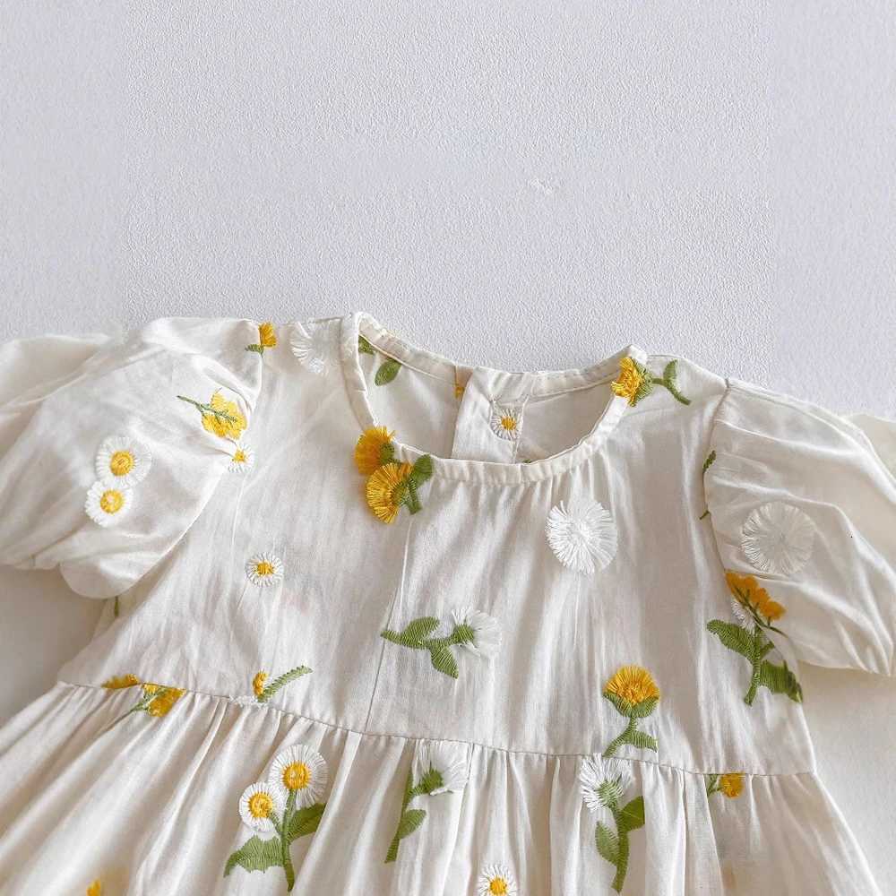 Pastoral Girls Baby Embroidered Floral Romper Short Sleeved Sunflower Infant Jumpsuit Toddler Newborn One Piece Baby Clothing Z250712