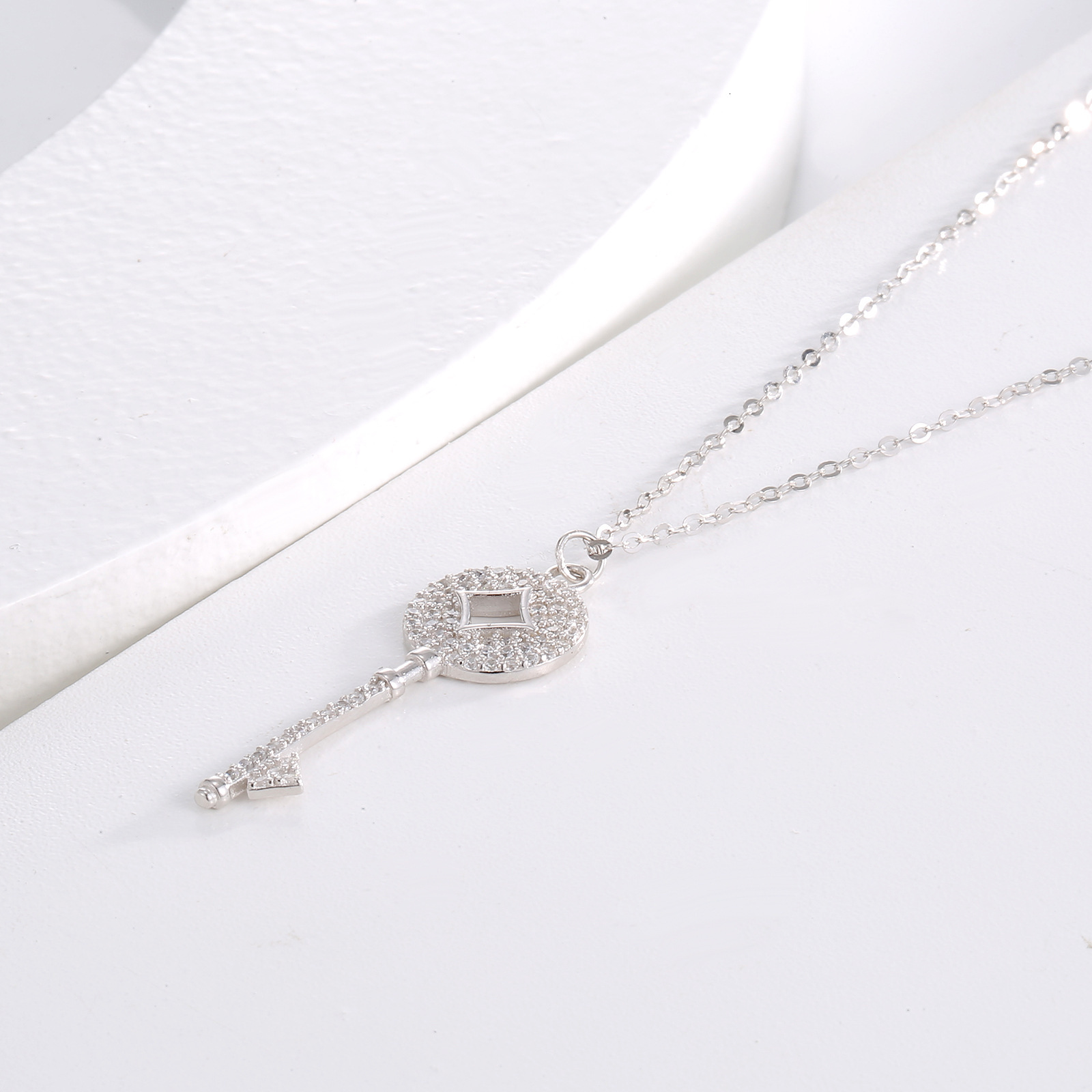 Luxury Jewelry Designer Jewelry 925 Silver Heart Key Necklace For Women, Light Luxury Niche Key Pendant, High-end Simple Zirconia Clavicle Chain