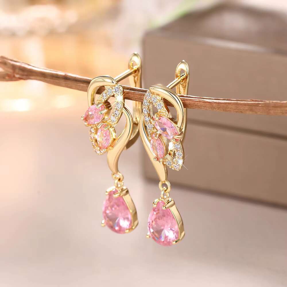 Elegant Pear Cut Pink Crystal Cubic Zirconia Pendant Earrings for Women Gold Plated Bridal Ladies Wedding Drop Earrings