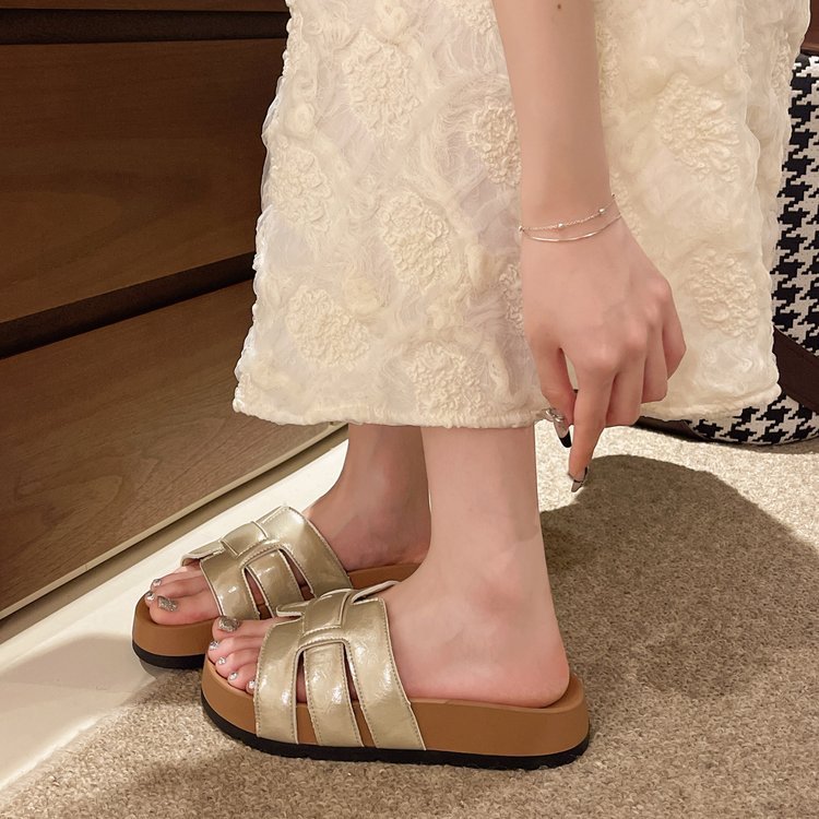 Women's 2025 Summer Soft - soled Thick - soled and Stylish Beach Sandals for Outdoor Wear French - style Round - toed Braided Slide Sandals for W