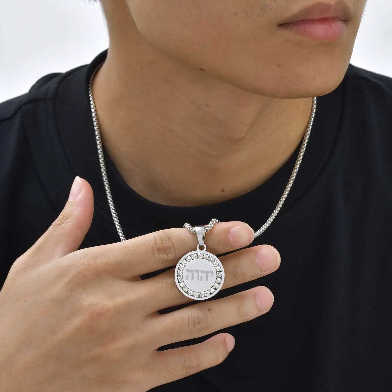 Mens Hebrew Round Necklace with Zircon Non-Fade Stainless Steel Pendant Necklace Hebrew Jewelry Gifts W250712
