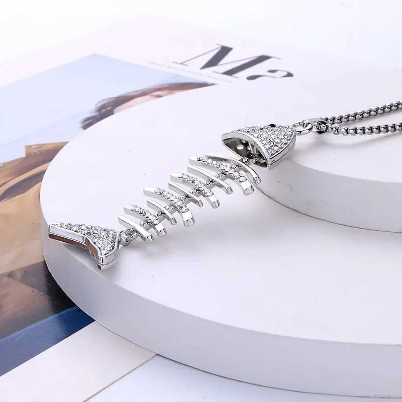 Creative Design Fish-Shaped Fishbone Pendant Necklace Hip Hop Gothic Ghost Pendant Necklace Punk Bohemian Jewelry Gift W250712