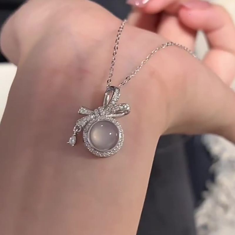 Luxury Jewelry Designer Jewelry Imitation White Chalcedony Bowknot Necklace For Women New Chinese Style Niche High-end Pendant Micro-inlaid Zircon Exq