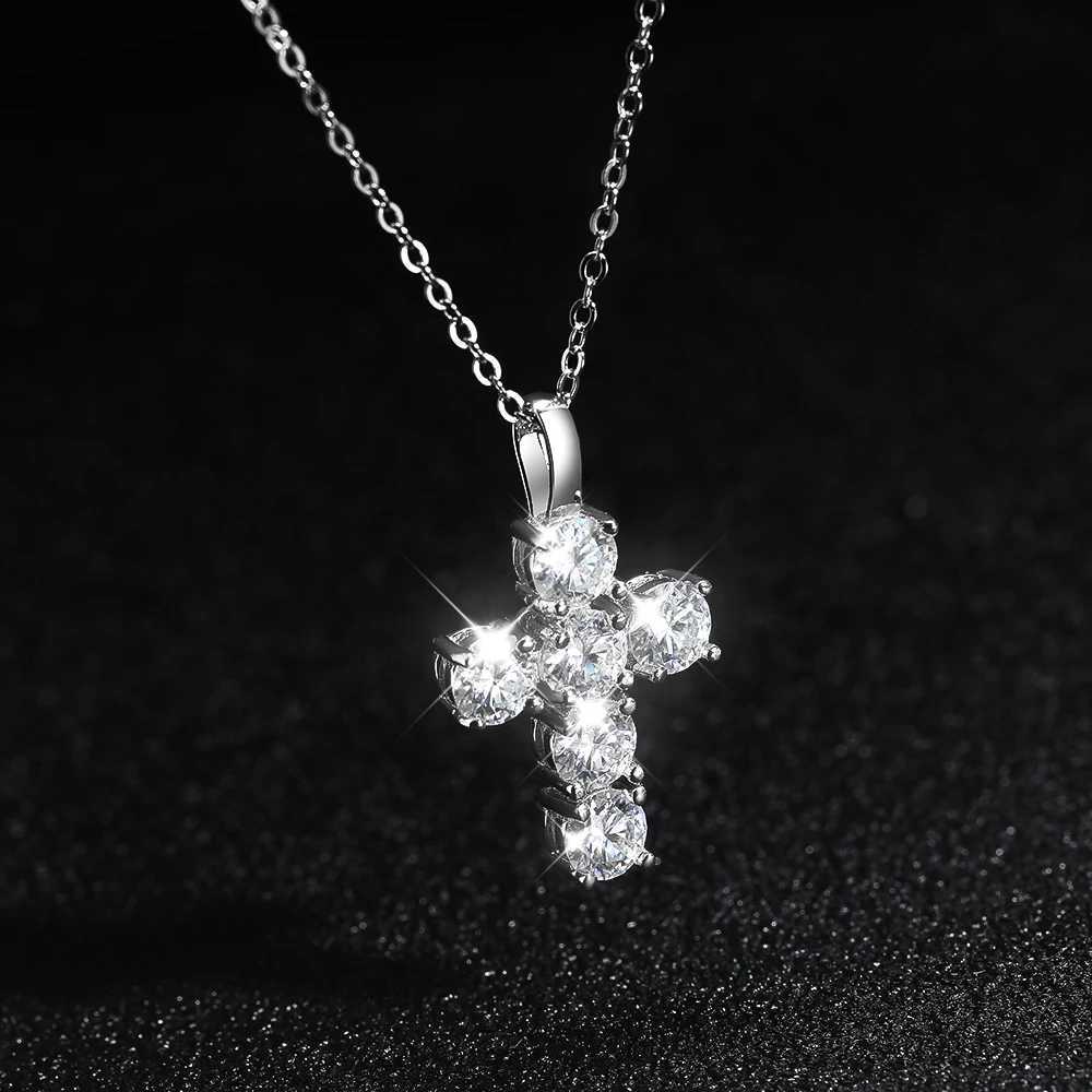 3ct D VVS1 Moissanite Cross Pendant Necklaces for Women Sparking Diamond with GRA 925 Sterling Silver Necklace W250712