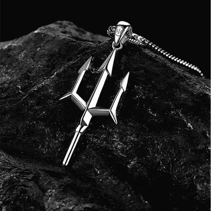 2024 New Sty Neptune Trident Necklace Mens Tide Brand Niche High Design Sense Fashion Jewelry for Gift W250712