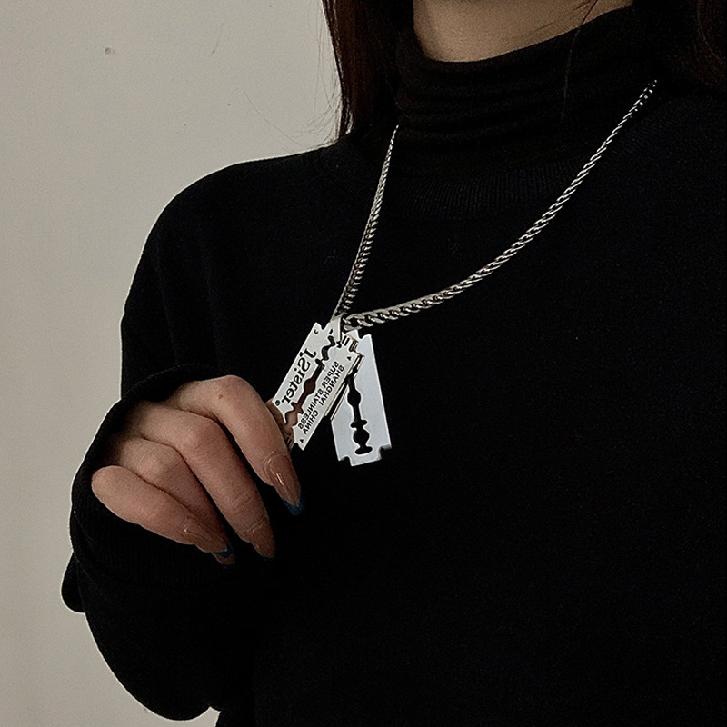 Luxury Jewelry Designer Jewelry 2025 Fashion Trend Hip-hop Razor Blade Titanium Steel Necklace For Men And Women Couples Hip-hop Personality Pendant T