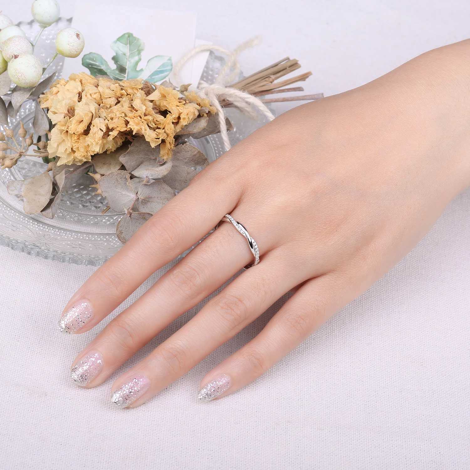 JewelryPalace Moissanite D Color Love Rope Infinity 925 Sterling Silver Stackable Band Ring for Women Yellow Rose Gold Plated y250712
