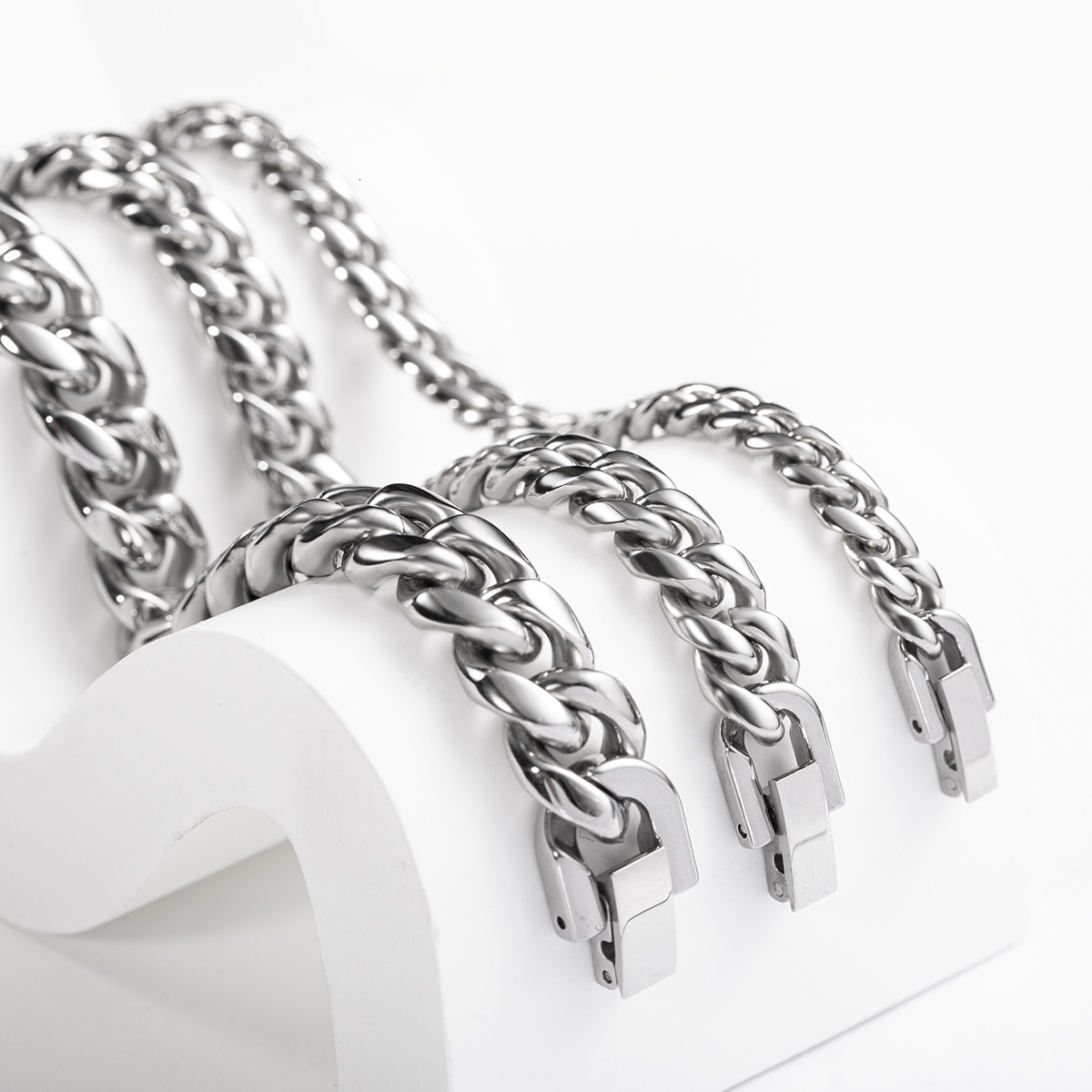 Luxury Jewelry Designer Jewelry Trendy Cool Titanium Steel Chain Necklace Stainless Steel Jewelry Clasp Round Polished Chain Men's Thick Bold Fas