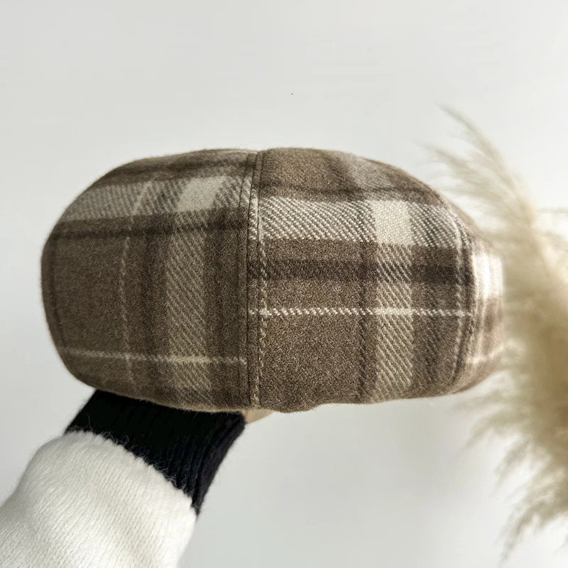 Autumn and Winter Retro Plaid Beret Female British Style Fashion Versatile Octagonal Hat Street S Thickened Warm Painter Hats 250712