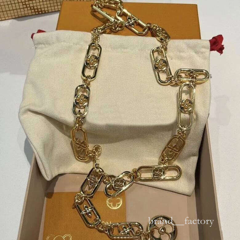 Belts Womens Designers Chains belt Designer Link Belt for Women Letter V Buckle Waist Chain Vintage Gold Waistband a6 Chic Gold Chain Belt Featuring Brand