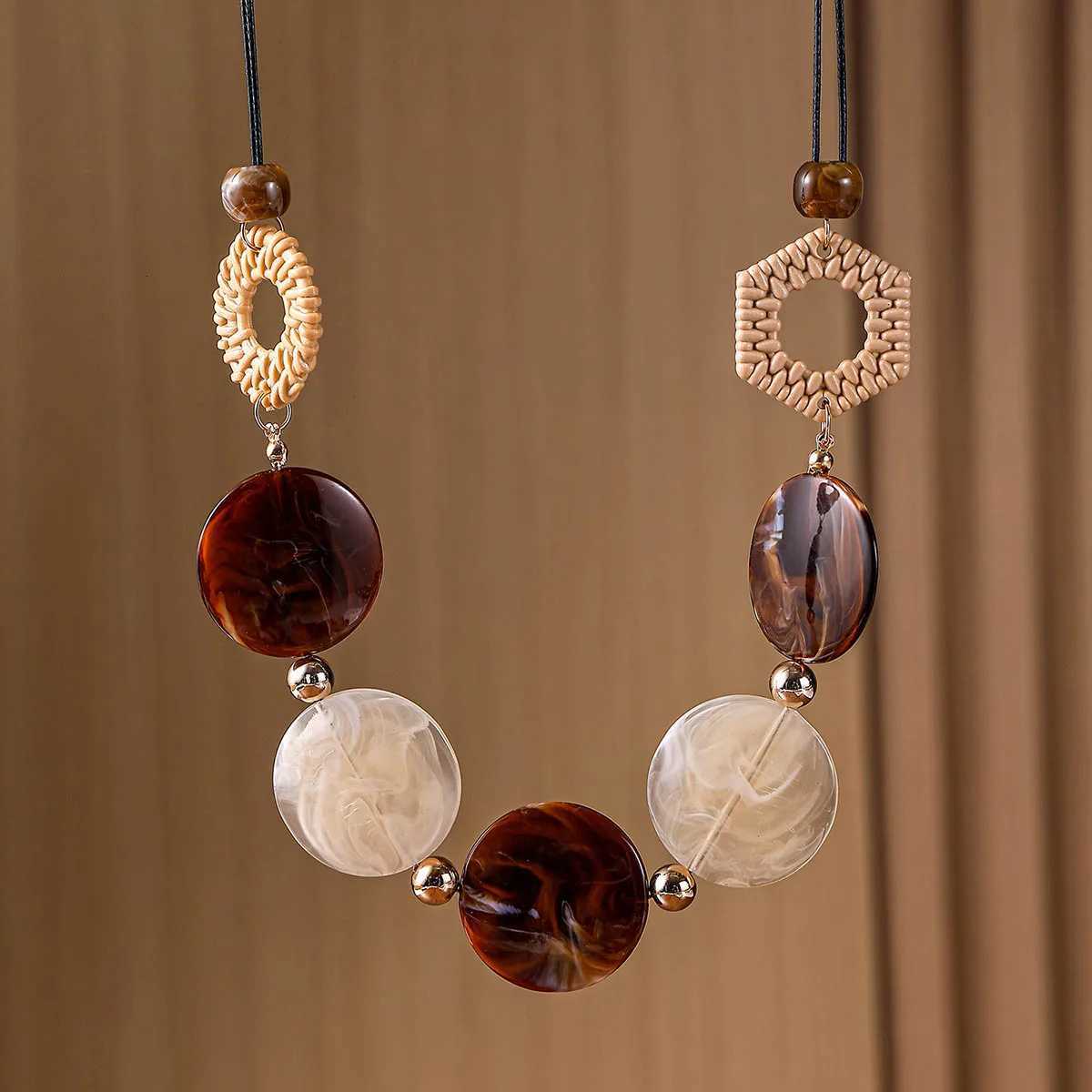Vintage Acrylic Accessories Handmade Pendants Necklaces Statement Geometric Retro Necklace for Women Daily Fashion Jewelry W250712