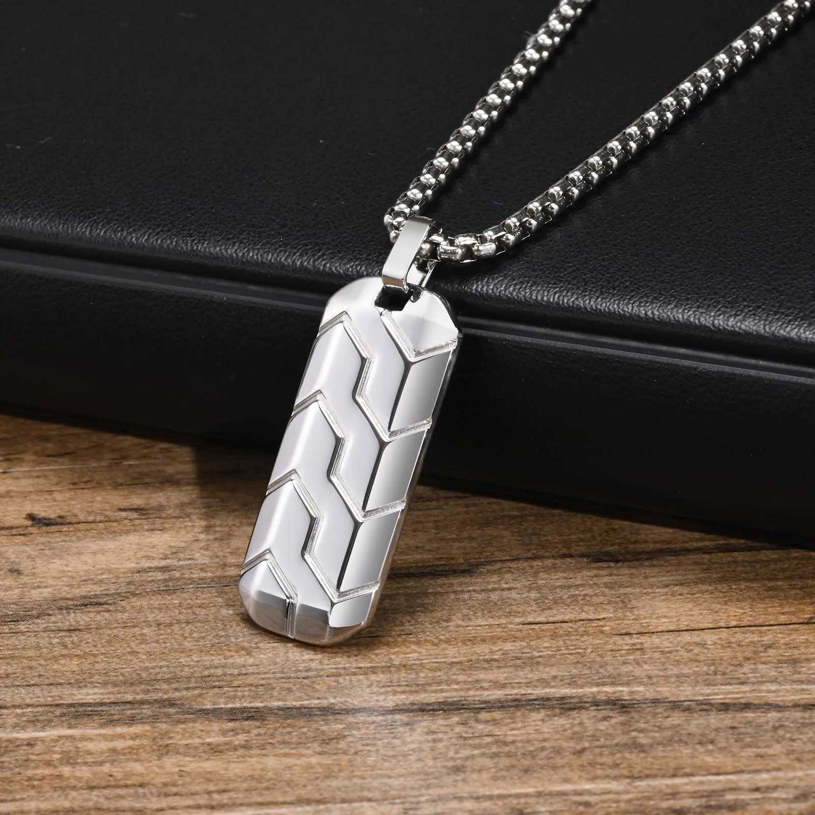 Vnox Cool Tire Pattern Necklaces for Men Boys Stainless Steel Geometric Bar Pendant Collar Punk Stylish Gifts for Him W250712