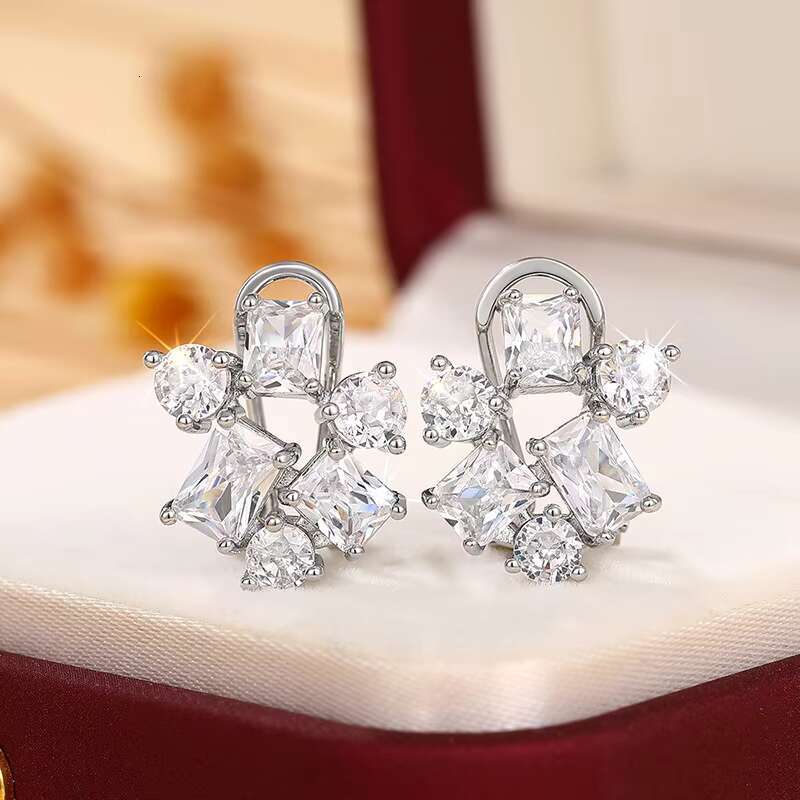 Simple Style Irregular Geometric Design Cubic Zirconia Earrings for Women Wedding Jewelry Silver Plated Stud Earrings