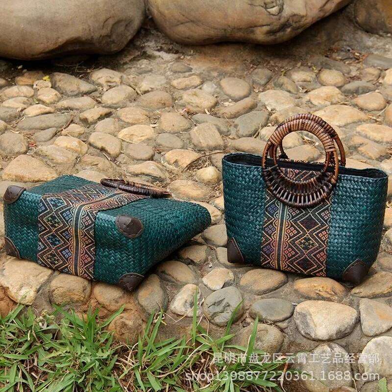 New style female Thailand rattan straw woven leisure vacation handbag small bag