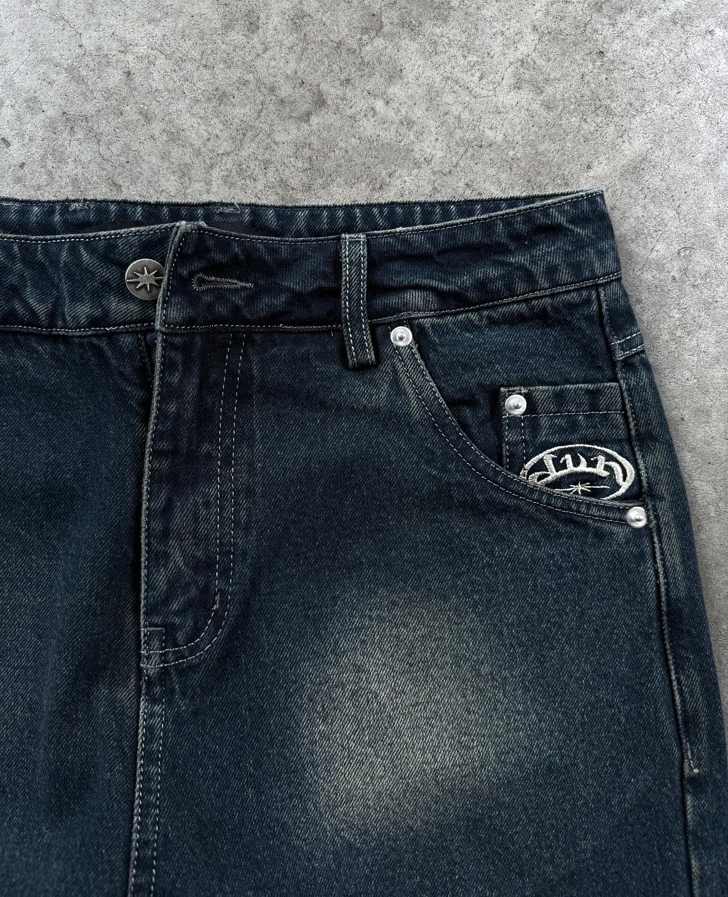 Vintage Washed Mens Baggy Straight Jeans Black Lion Pattern Embroidery High Street Denim Pants Streetwear Women Y2k Trousers 250708