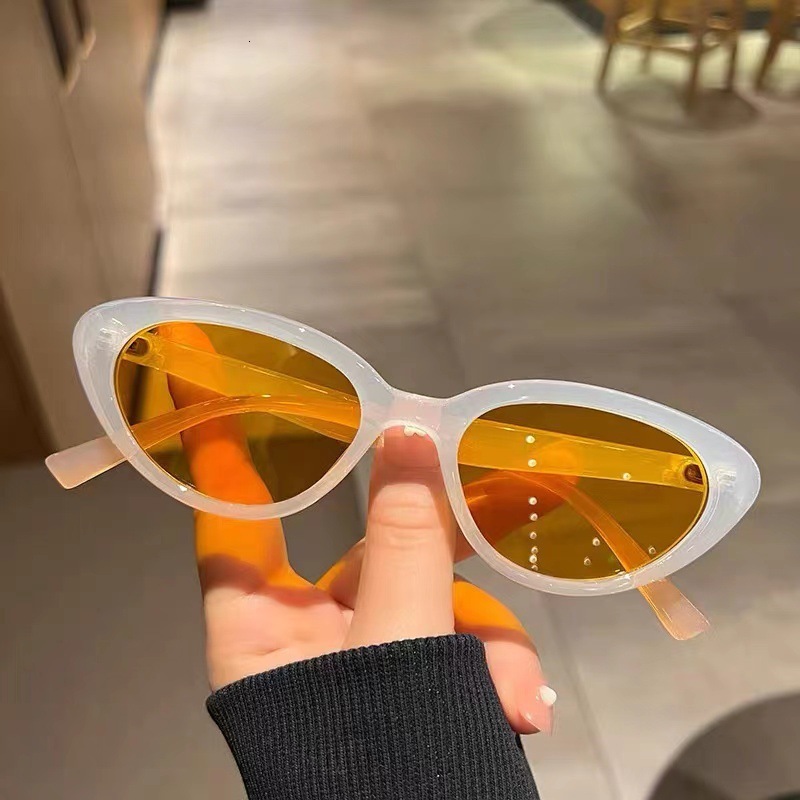 Designer's luxury glasses Cat Eye Small Face Sunglasses 2025 New European and American Sweet and Spicy Girl New Sunglasses Female Style Ins Inter