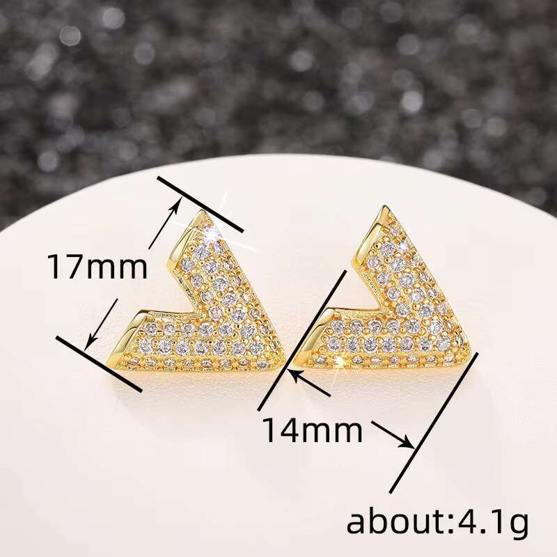 Wholesale Dainty V Shaped Design Sparkling Cubic Zirconia Earrings for Women Wedding Silver/Gold Plated Stud Earrings