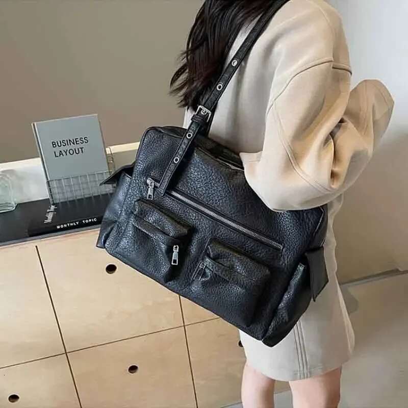 Women PU Leather Shoulder Multi-Pockets Underarm Solid Versatile Commuting Handbag Adjustable Strap Armpit Tote Bag