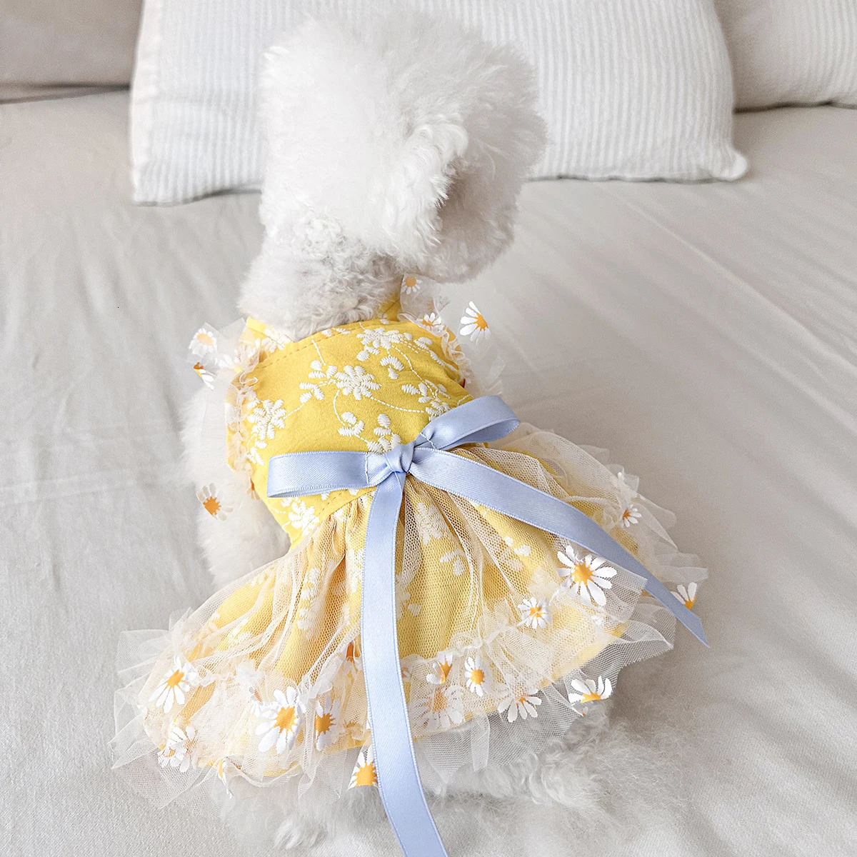 Summer Daisy Suspender Dress Pet Clothing Dog Cat Anti-Hair Loss Summer Yellow Princess Dress 250708