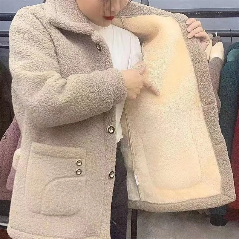 Winter Thick Fleece Single Breasted Lamb Fur Womens Coat Mom Wear Lapel Pocket Fur Warm Casual Jacket Female 250708