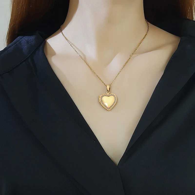 Vnox Stainless Steel Locket Necklace Pendant with Photo Fe Elegant Gold Plated Design Wens Gift W250712