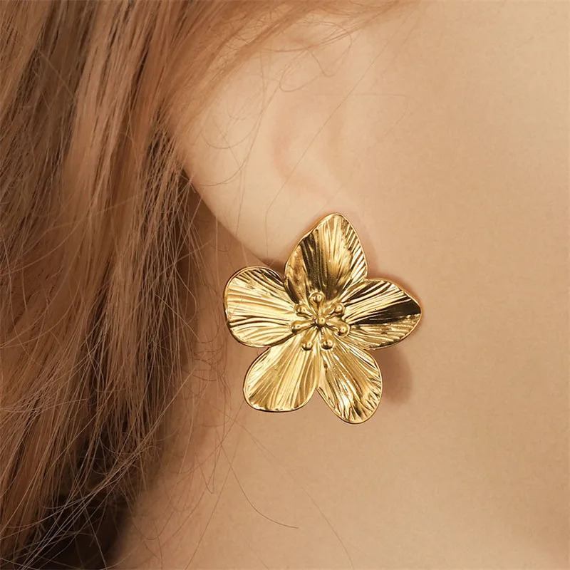 Cute Gold Plated Flower Stud Earrings for Women Exquisite Piercing Earrings Woman Fashion Jewelry 2025 Accessories 250708