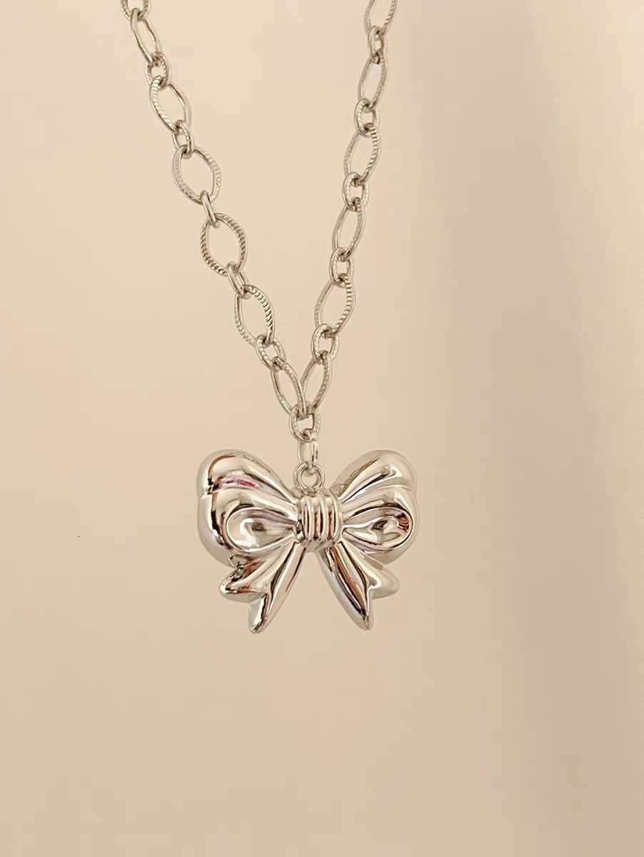 Luxury Jewelry Designer Jewelry Korean INS Style Bow Necklace Retro Niche Design Simple Versatile Y2K Hot Girl Sweet Cool Collarbone Chain Trend
