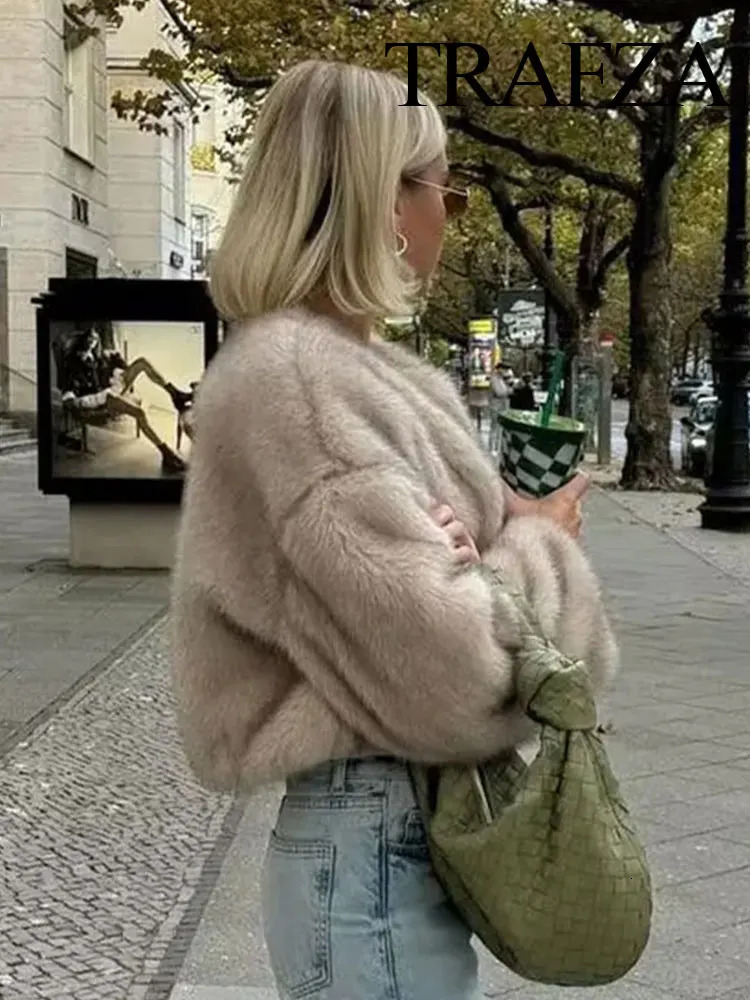TRAFZA Womens Winter Streetwear Faux Fur Effect Short Jacket Coat Retro Solid Color O Neck LongSleeve Womens Loose Thermal Top 250708