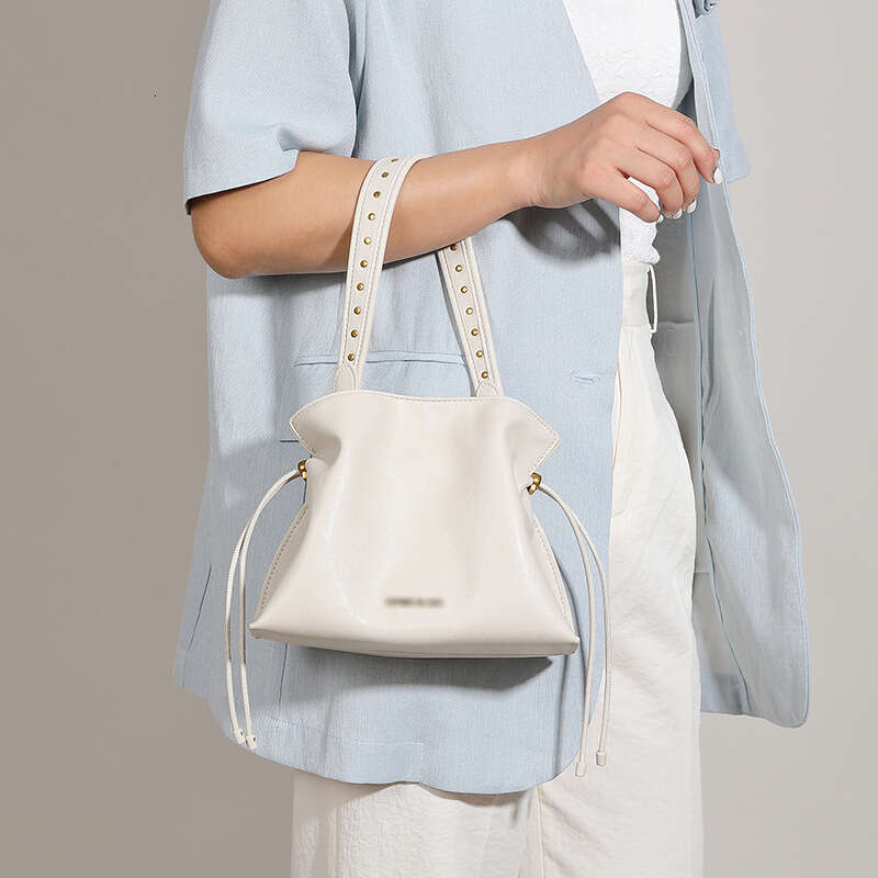 Drawstring Lucky 2025 New Style Versatile Chain Fashionable Shoulder Crossbody Cloud Bag
