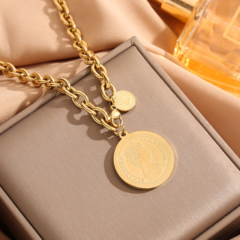 Luxury Jewelry Designer Jewelry European And American Fashion Personality Retro Portrait Round Plate Titanium Steel Pendant Elegant Minimalist Necklac