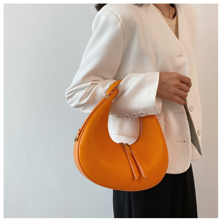 Free Shipping Designer Bag 2025 Retro Luxury Bag Handbag For Women Chain Small Bag Single Shoulder Baguette Underarm Bag Textured Elegant Women's